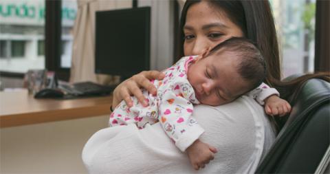 Sistem kekebalan tubuh bayi yang belum sempurna menyebabkan mereka rentan mengalami gangguan kesehatan di musim hujan.